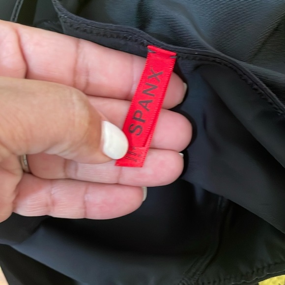 SPANX Black Chemise with V-Neckline and A-Line Silhouette - Picture 2 of 8